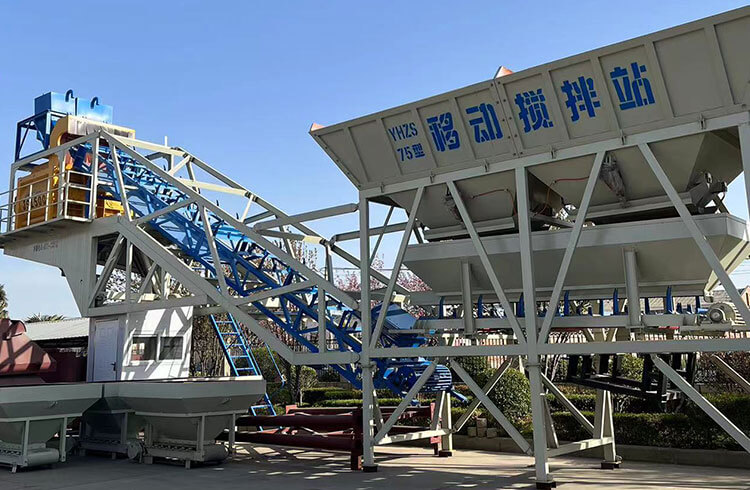 https://www.chand-machinery.com/wp-content/uploads/2024/10/mobile-concrete-batching-plant-4.jpg