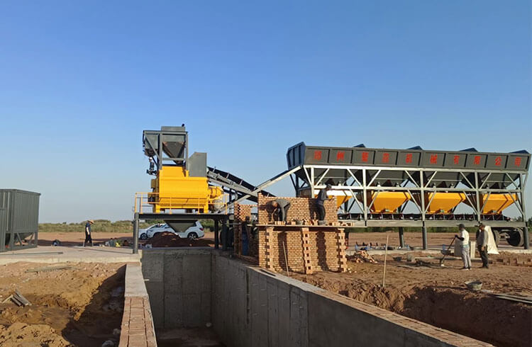 https://www.chand-machinery.com/wp-content/uploads/2024/10/mobile-concrete-batching-plant-7.jpg