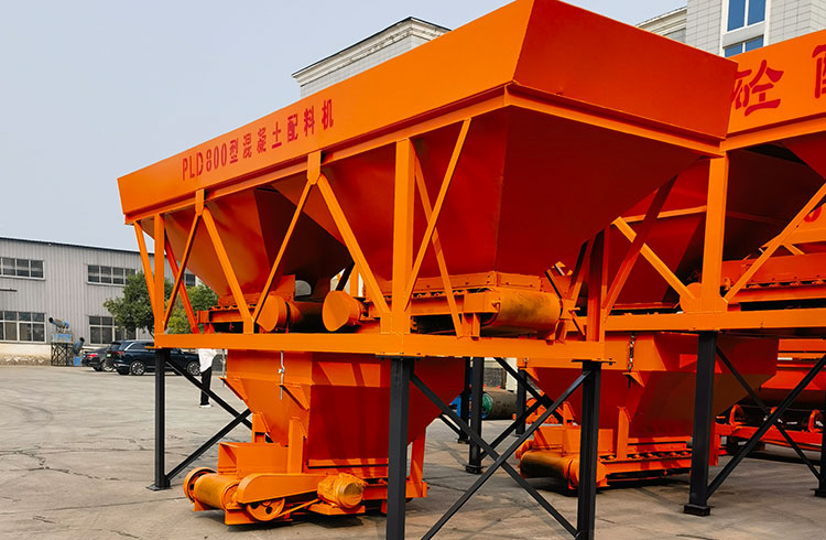 https://www.chand-machinery.com/wp-content/uploads/2024/10/pld800-concrete-batcher-2.jpg